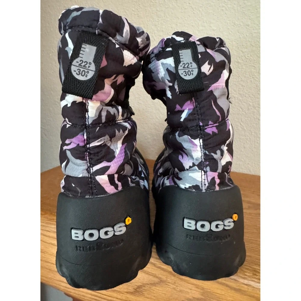Bogs BMOC Snow Boots Youth 1 Purple Waterproof Faux Fur Camo Snow Winer Outdoors